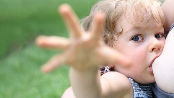 Bebekler Emerken Neden Isırır? Nasıl Engel Olabilirsiniz?